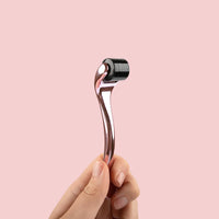 MCOBEAUTY Luxe Skin Microneedle Derma Roller