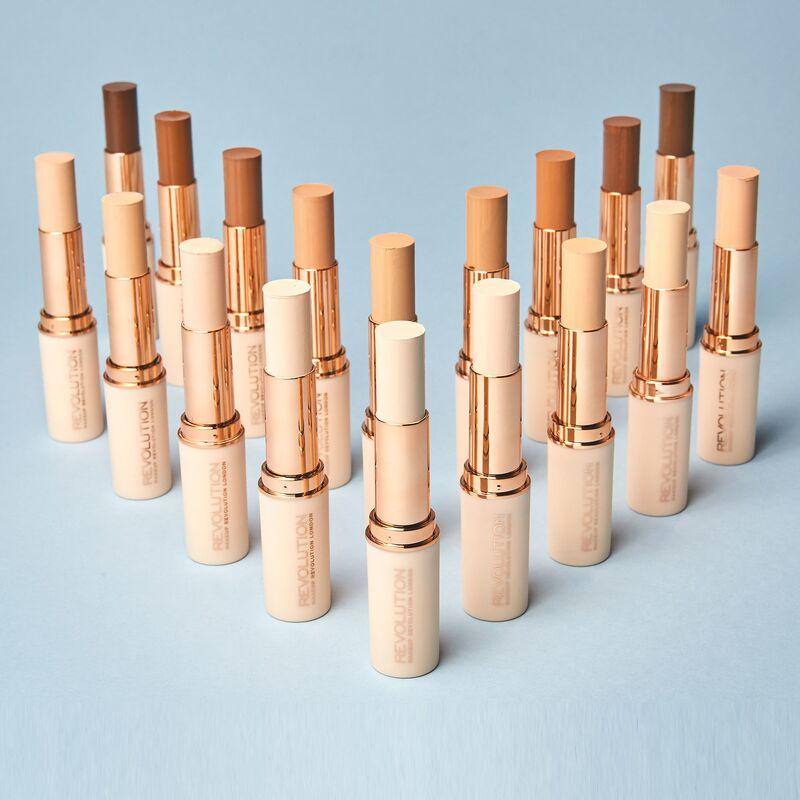 MAKEUP REVOLUTION Fast Base Stick Foundation - F7